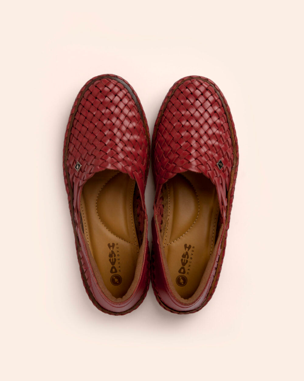 HOLA RED WOMEN